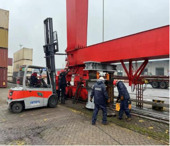 向春節(jié)堅(jiān)守崗位的“華新人”致敬！